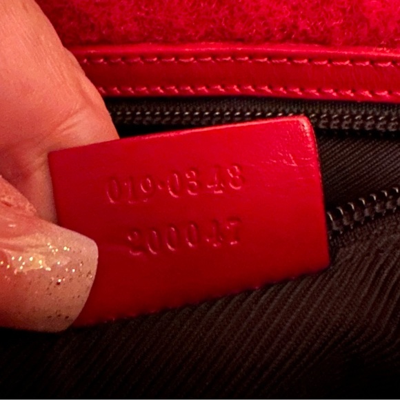 Beautiful Gucci Messenger Crossbody Bag - Picture 3 of 10